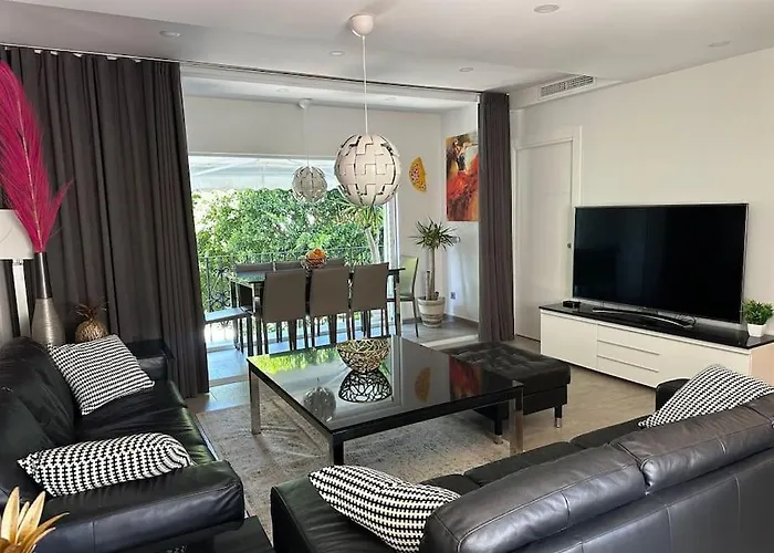 Casa Frida Puerto Banus And Private Parking Apartment Marbella