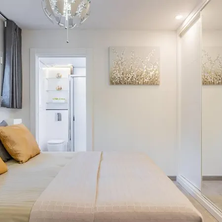 Casa Frida Puerto Banús&private Parking * Marbella